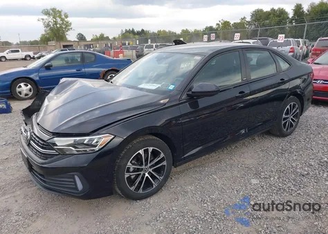 2023 Volkswagen Jetta 1.5T Sport z USA, uszkodzony, nr VIN 3VWBM7BU3PM006076